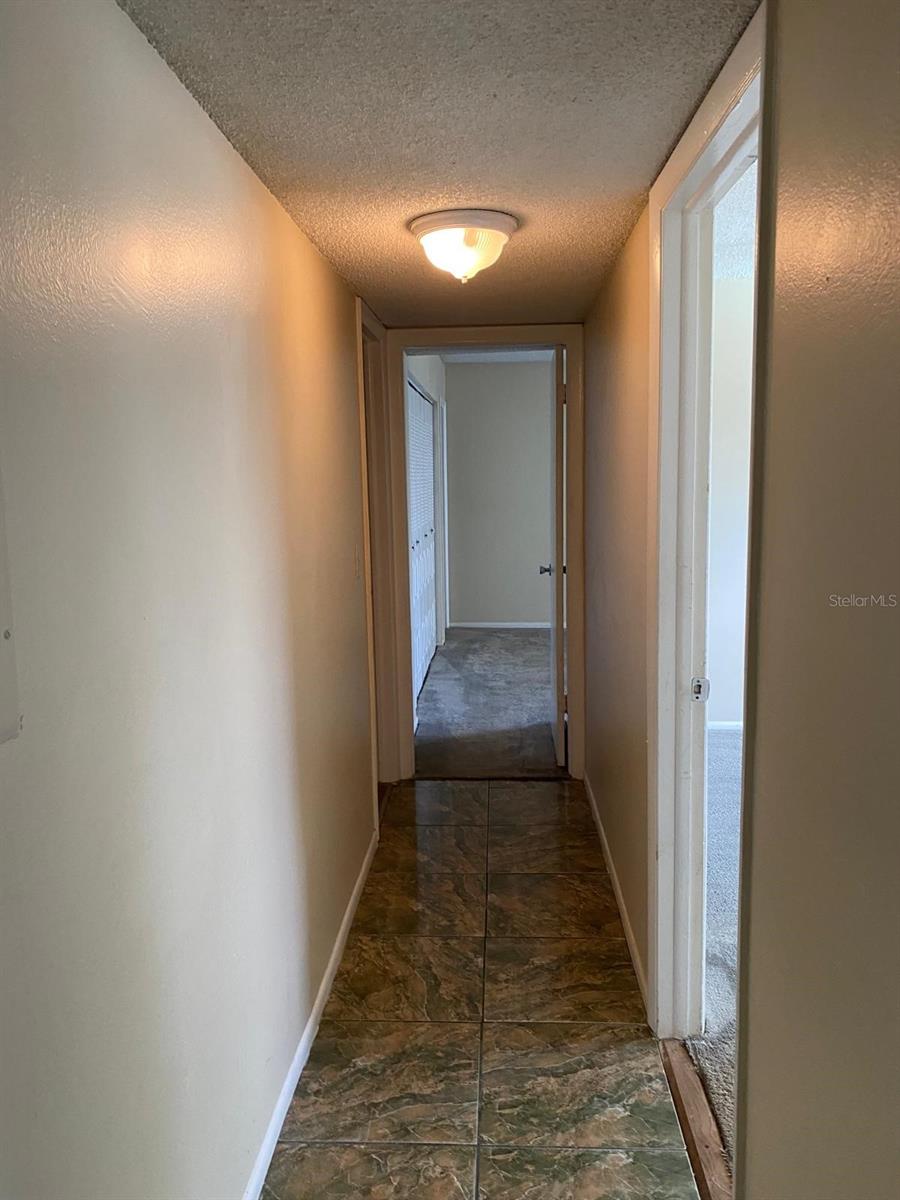 Image 11 of 17 For 906 Lake Destiny Road F