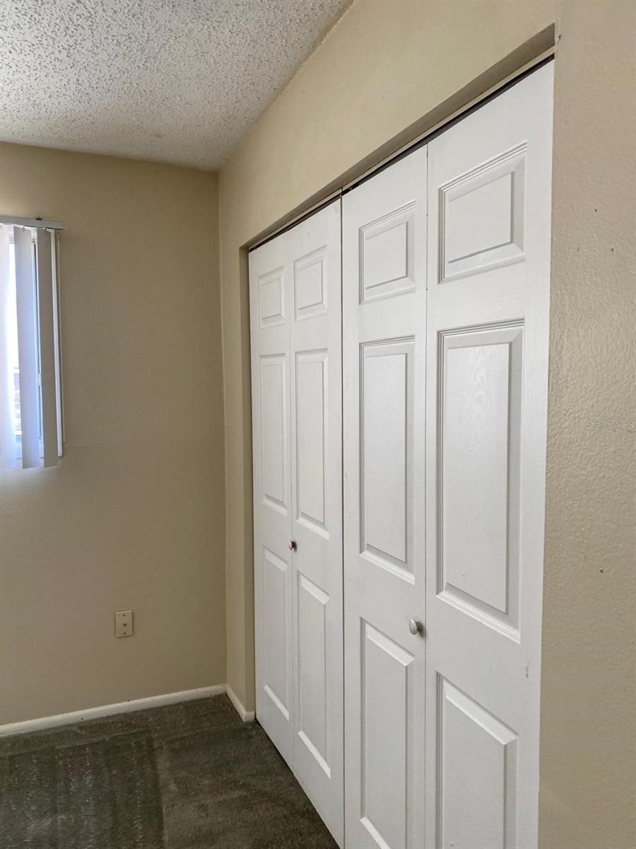 Image 12 of 17 For 906 Lake Destiny Road F