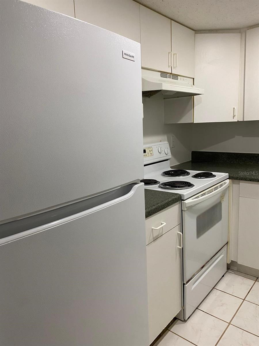 Image 5 of 17 For 906 Lake Destiny Road F