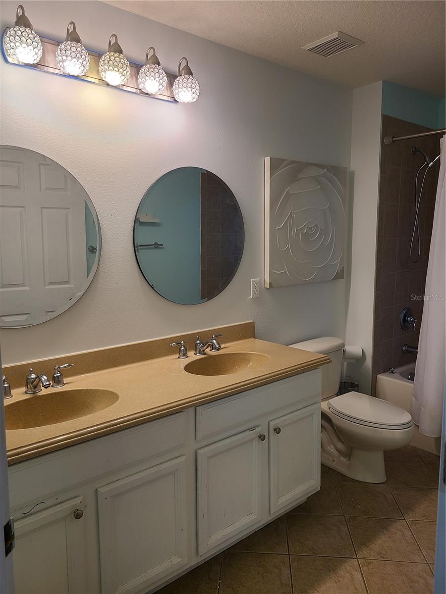 Image 31 of 65 For 14585 Cheever Street