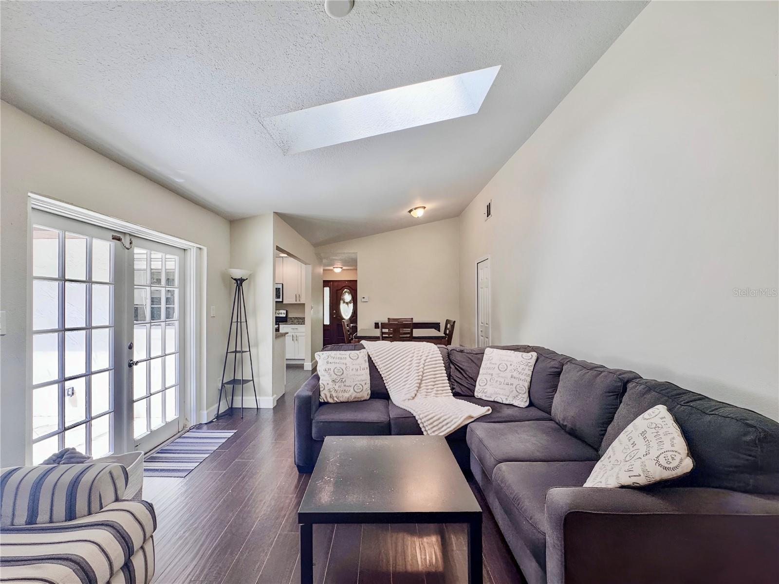 Image 16 of 53 For 2507 Creekview Circle