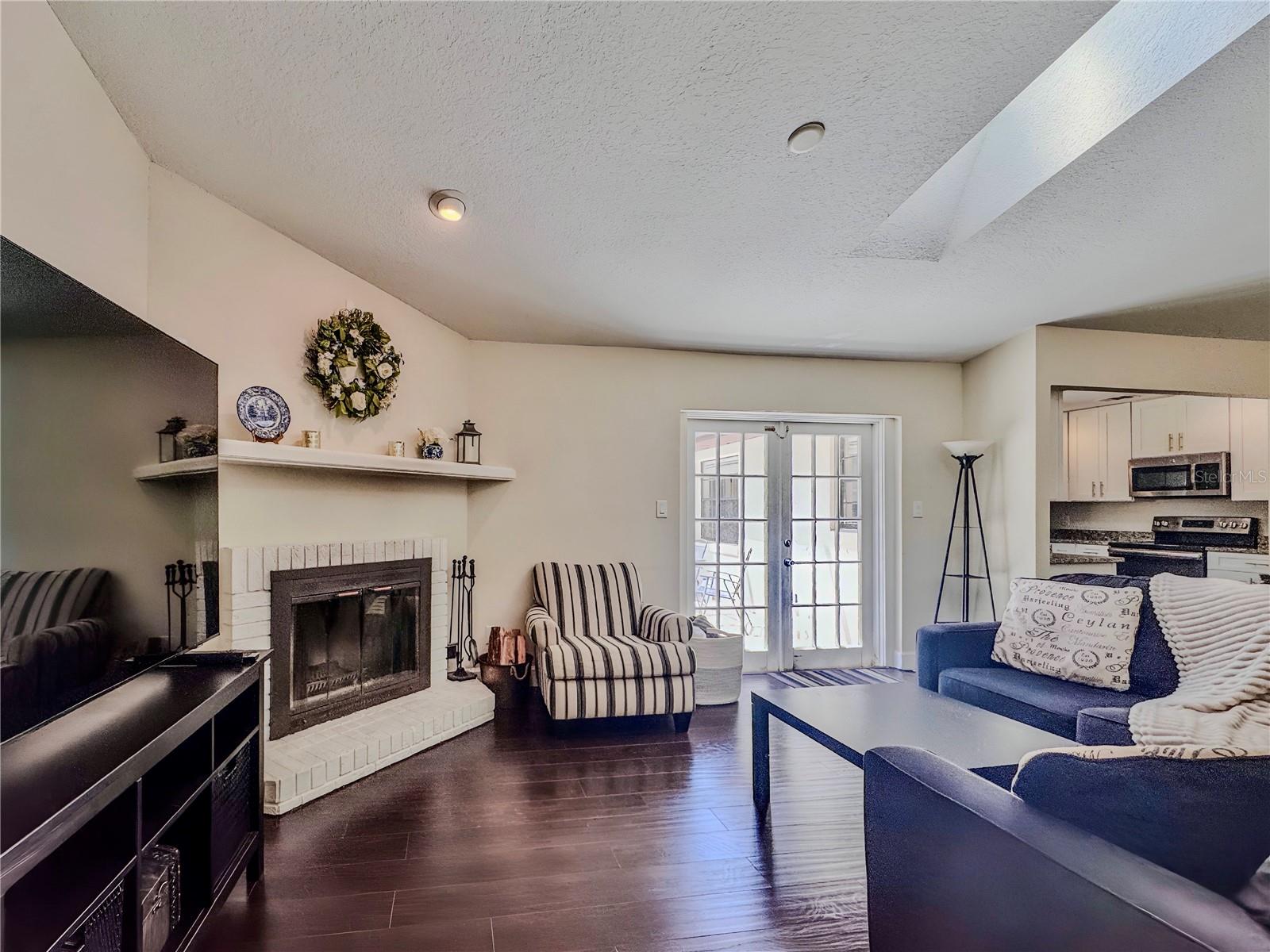 Image 18 of 53 For 2507 Creekview Circle