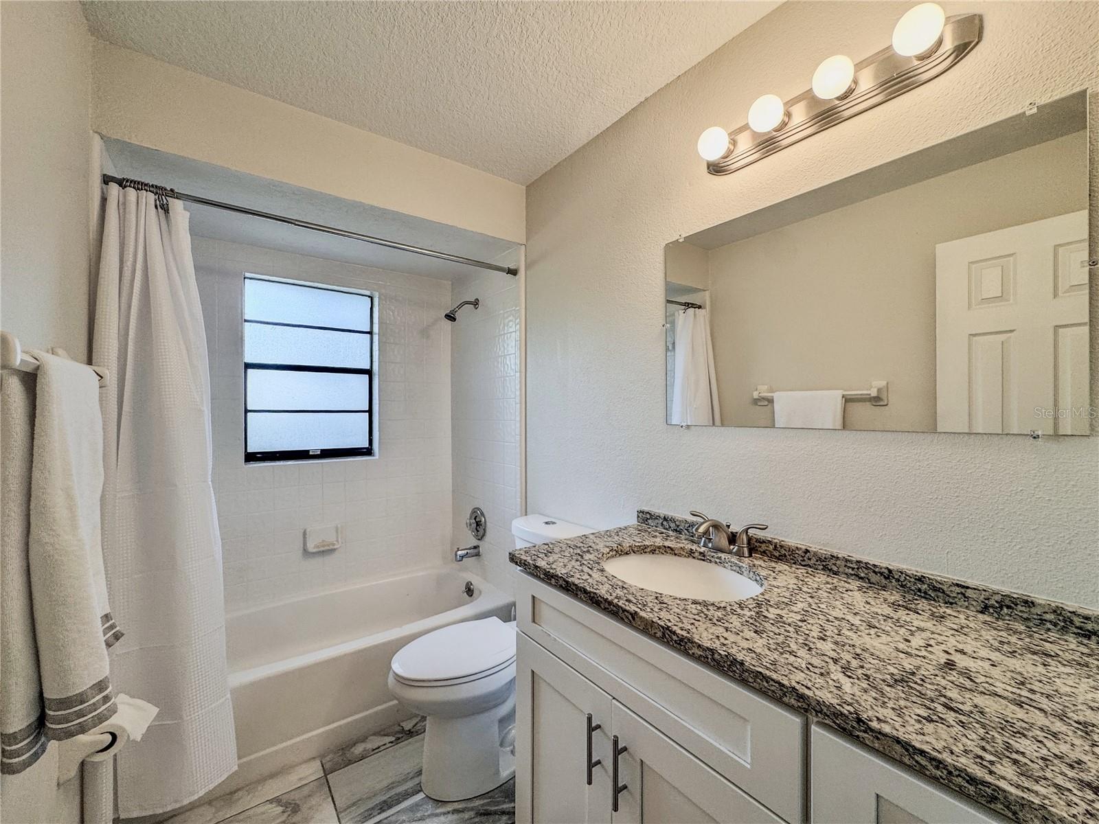Image 21 of 53 For 2507 Creekview Circle
