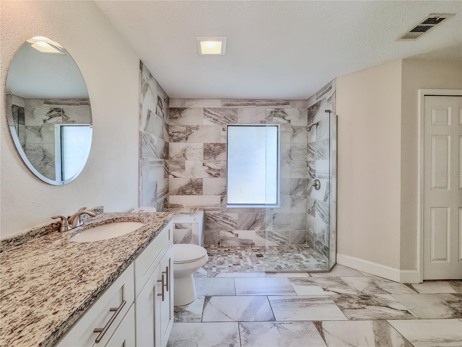 Image 29 of 53 For 2507 Creekview Circle