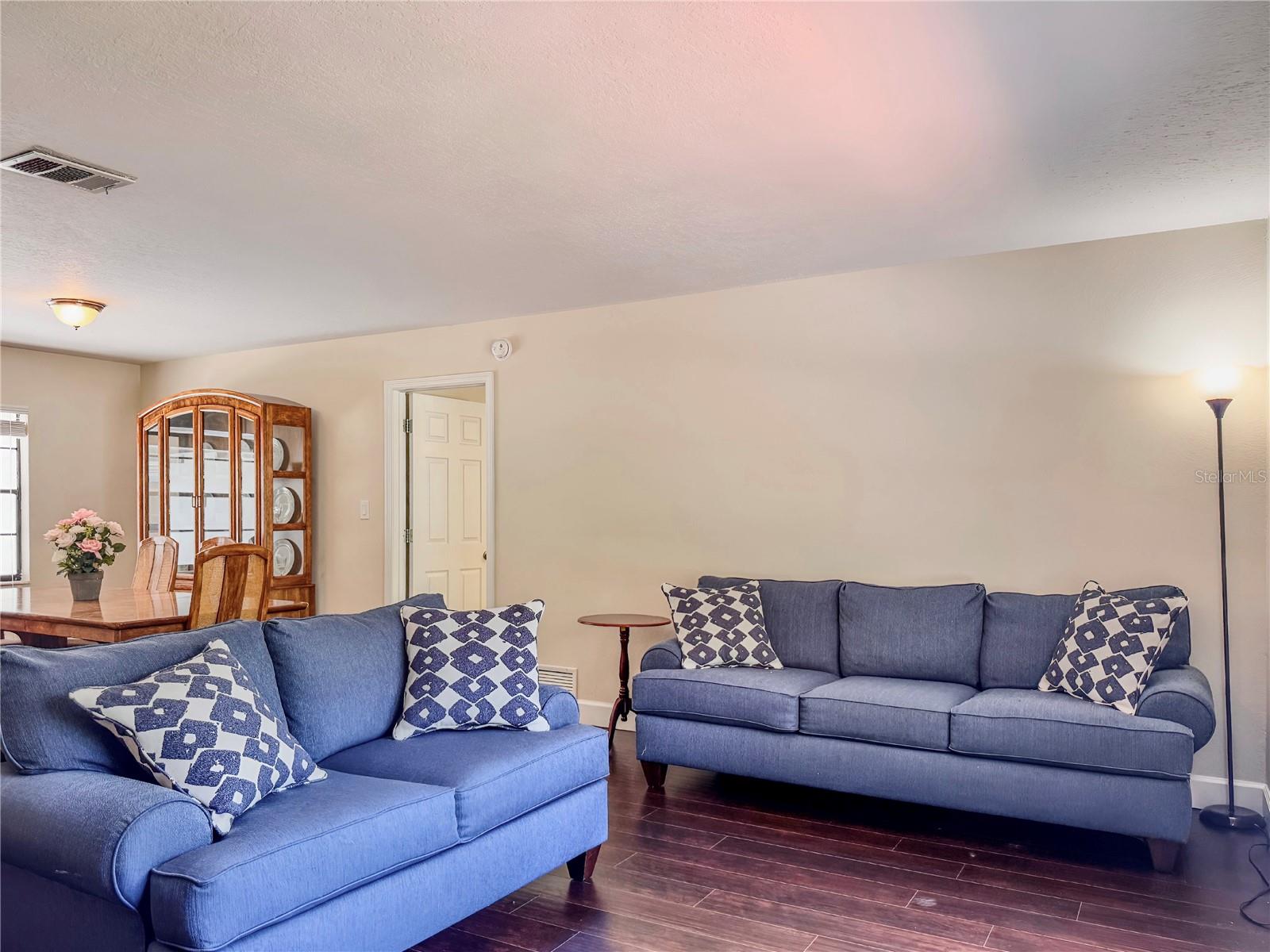 Image 3 of 53 For 2507 Creekview Circle