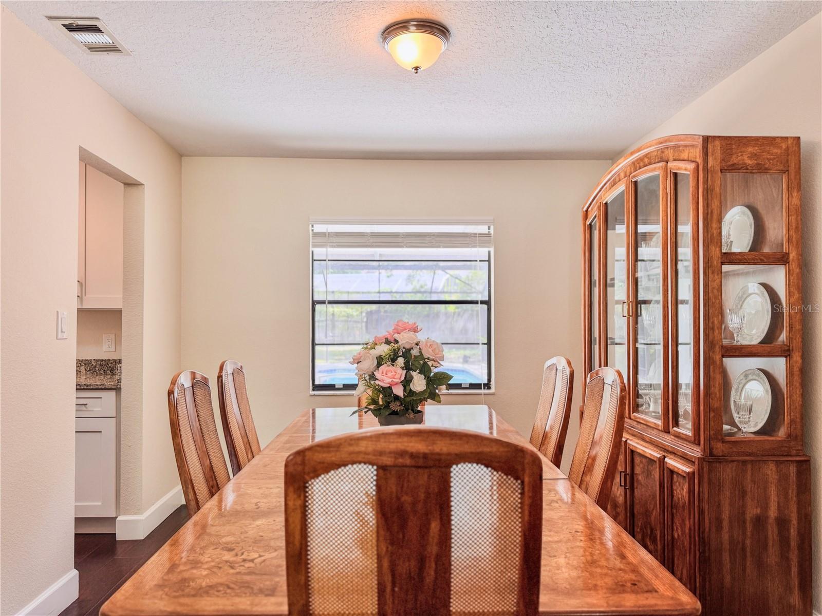 Image 6 of 53 For 2507 Creekview Circle