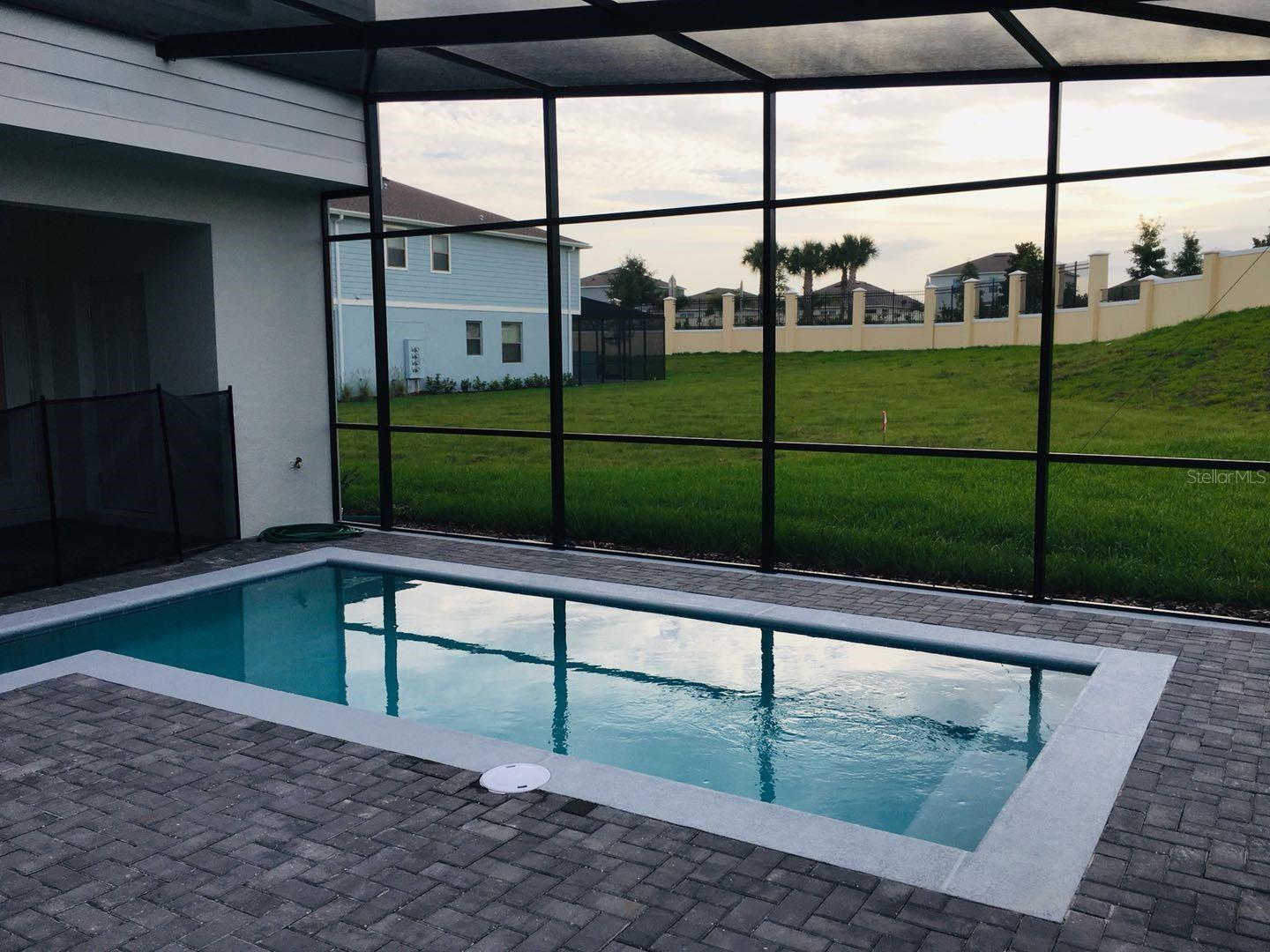 Image 2 of 7 For 2452 Dubai St