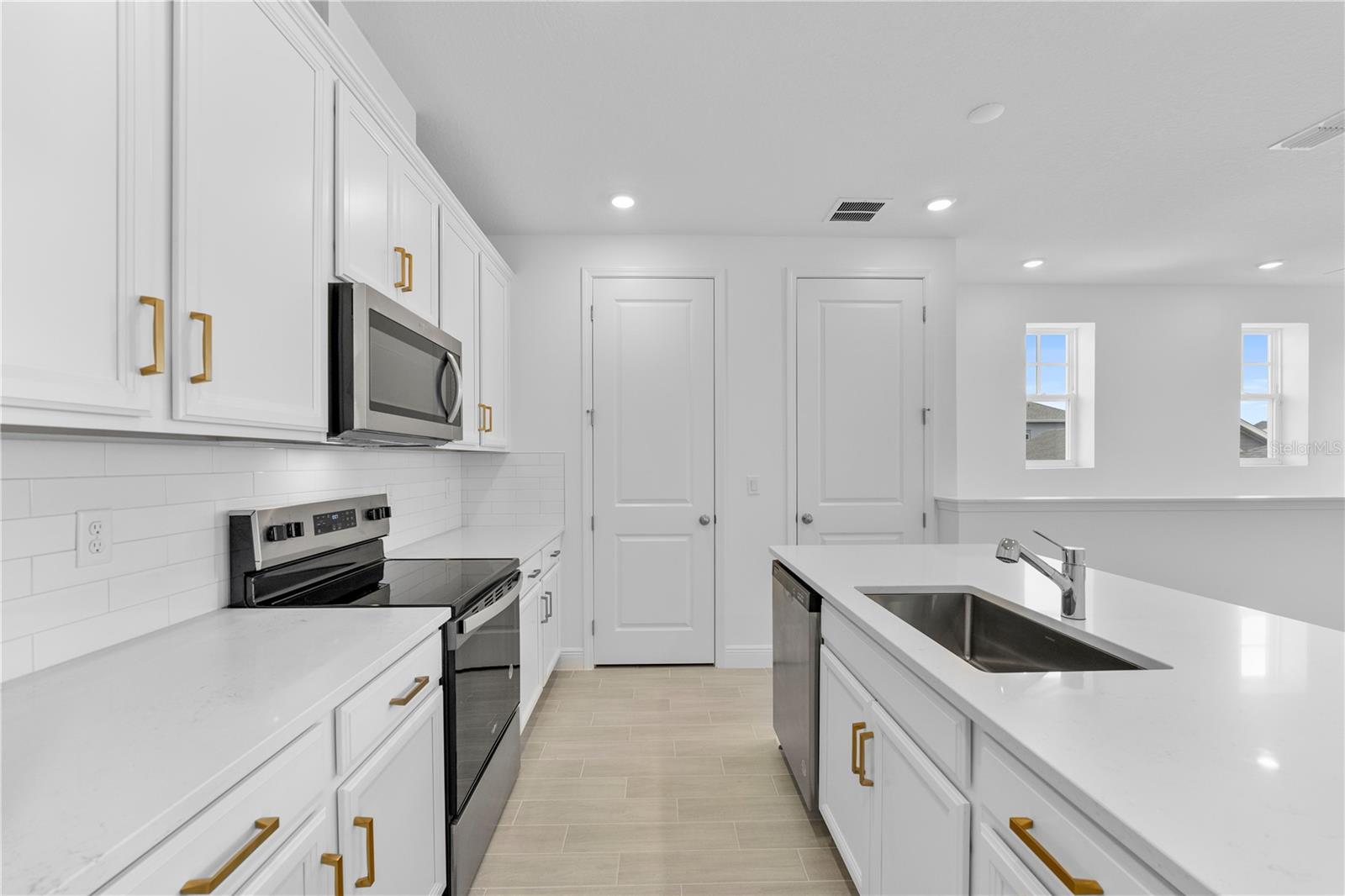 Image 6 of 10 For 10581 Marconi Avenue