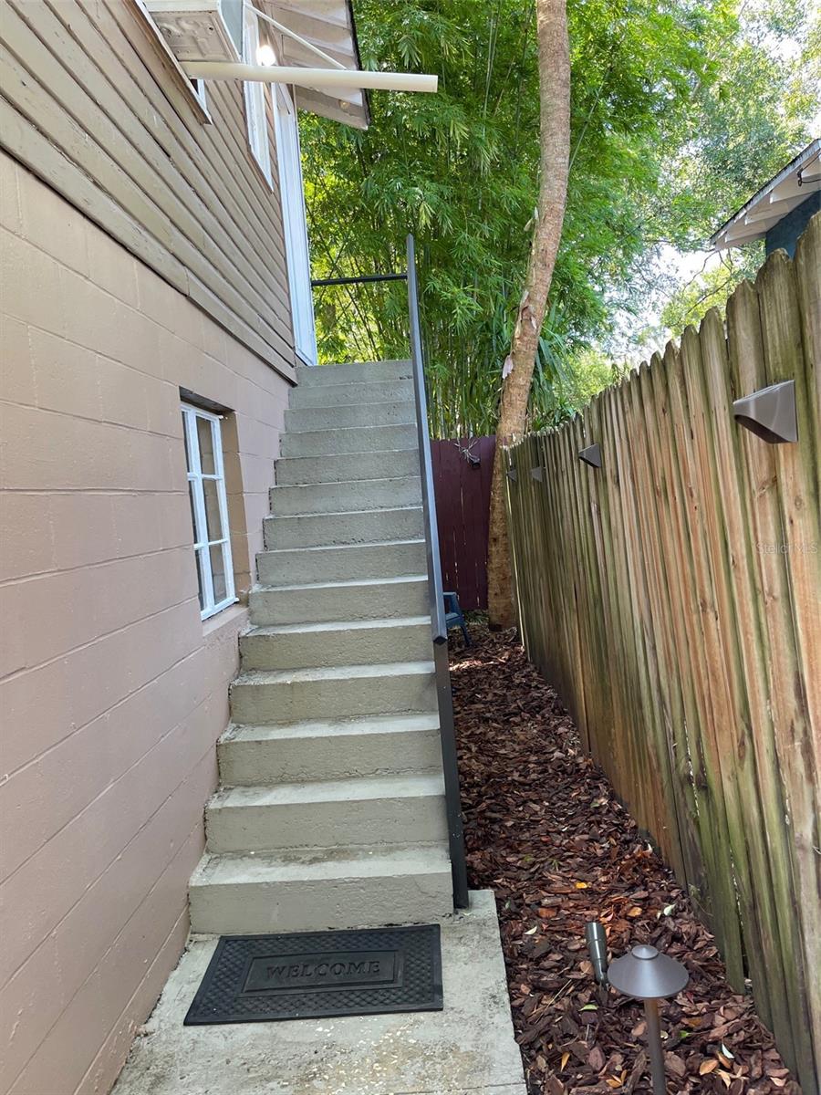 Image 3 of 12 For 516 Cathcart Avenue 1-2 Or B
