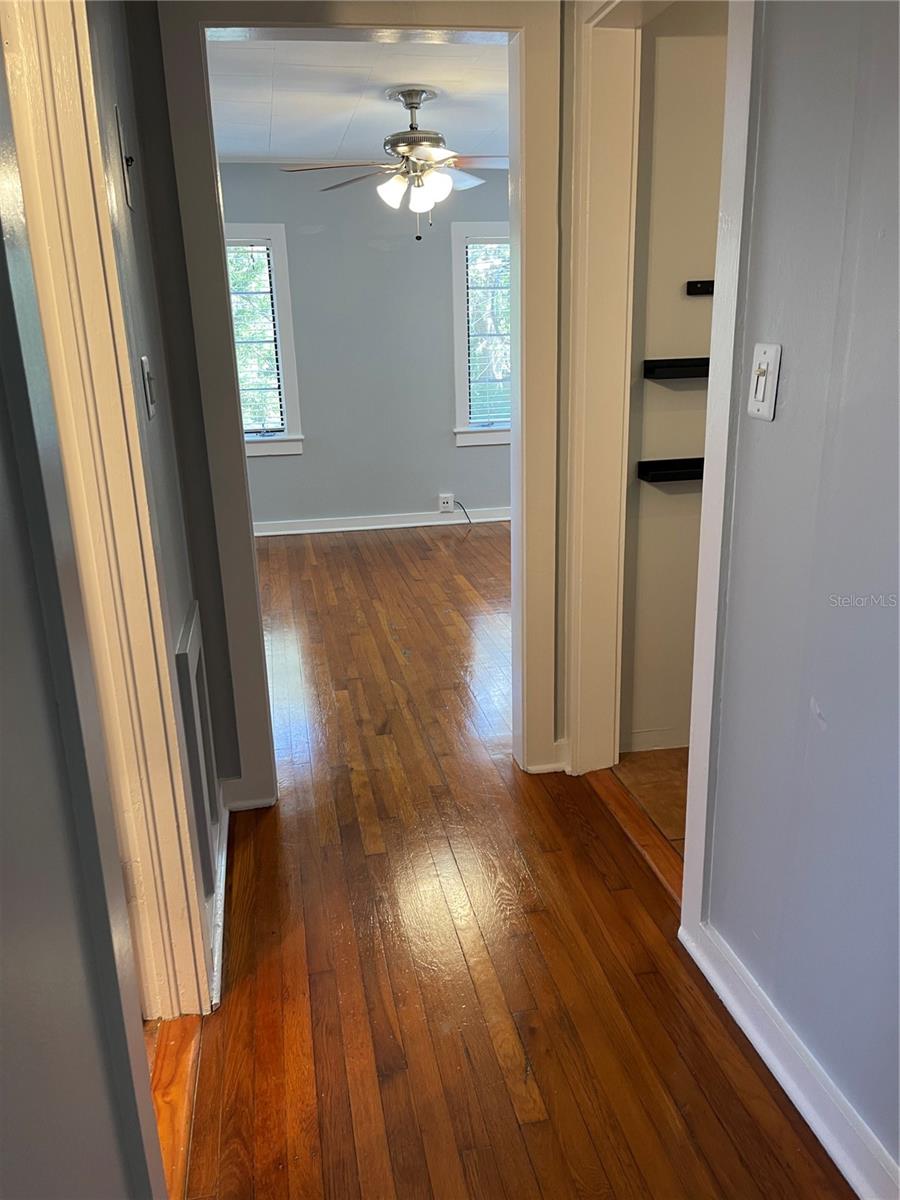 Image 4 of 12 For 516 Cathcart Avenue 1-2 Or B