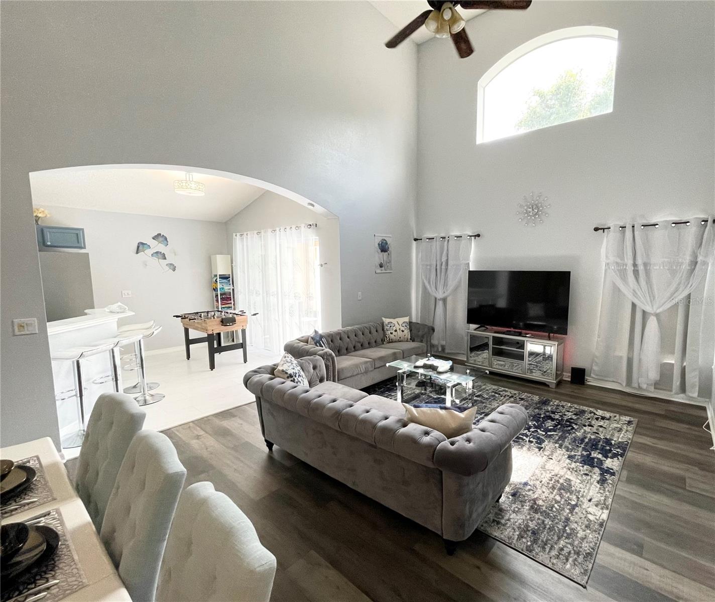 Image 10 of 41 For 1037 Lake Berkley Drive