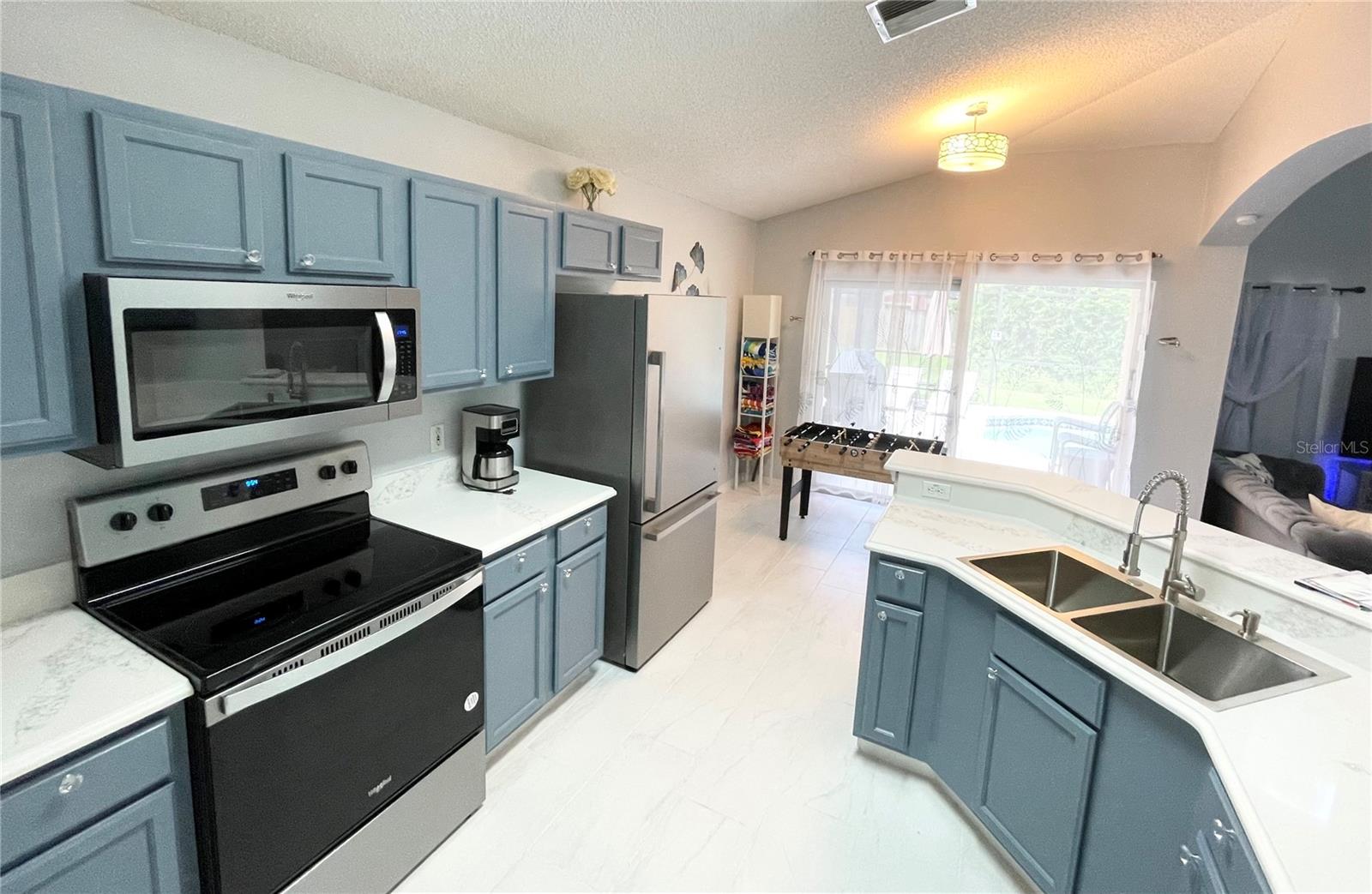 Image 11 of 41 For 1037 Lake Berkley Drive