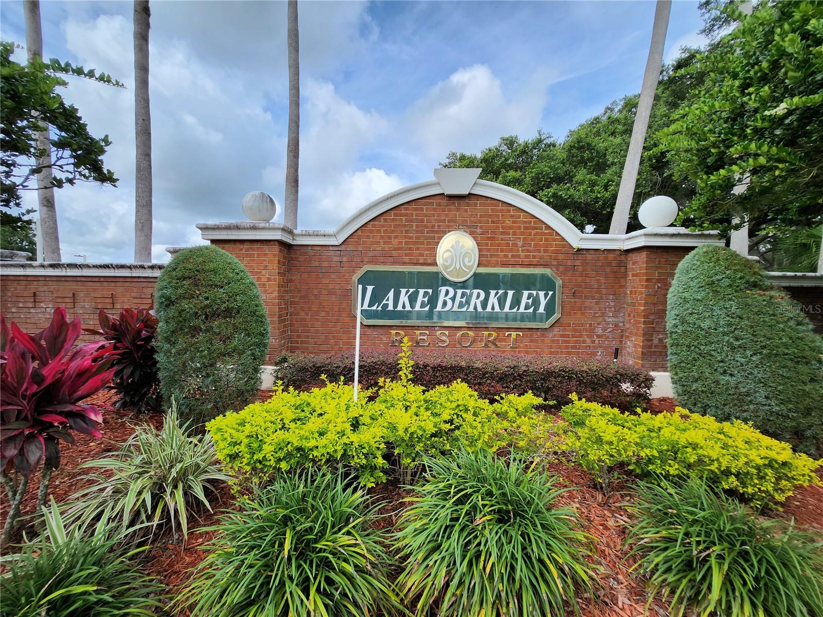Image 34 of 41 For 1037 Lake Berkley Drive