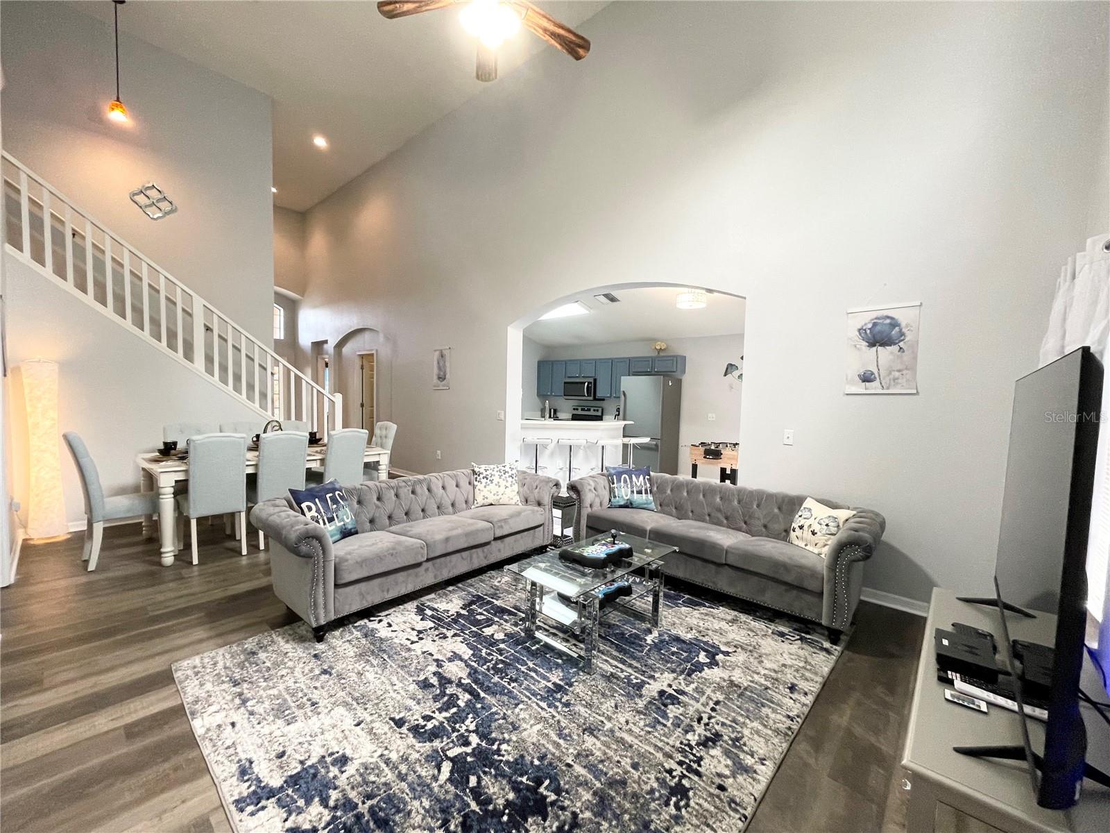 Image 9 of 41 For 1037 Lake Berkley Drive