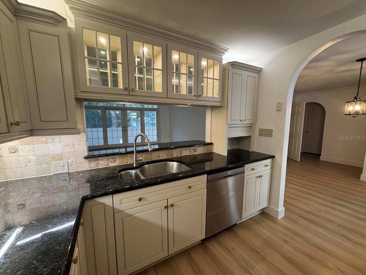 Image 5 of 24 For 690 Osceola Avenue 209