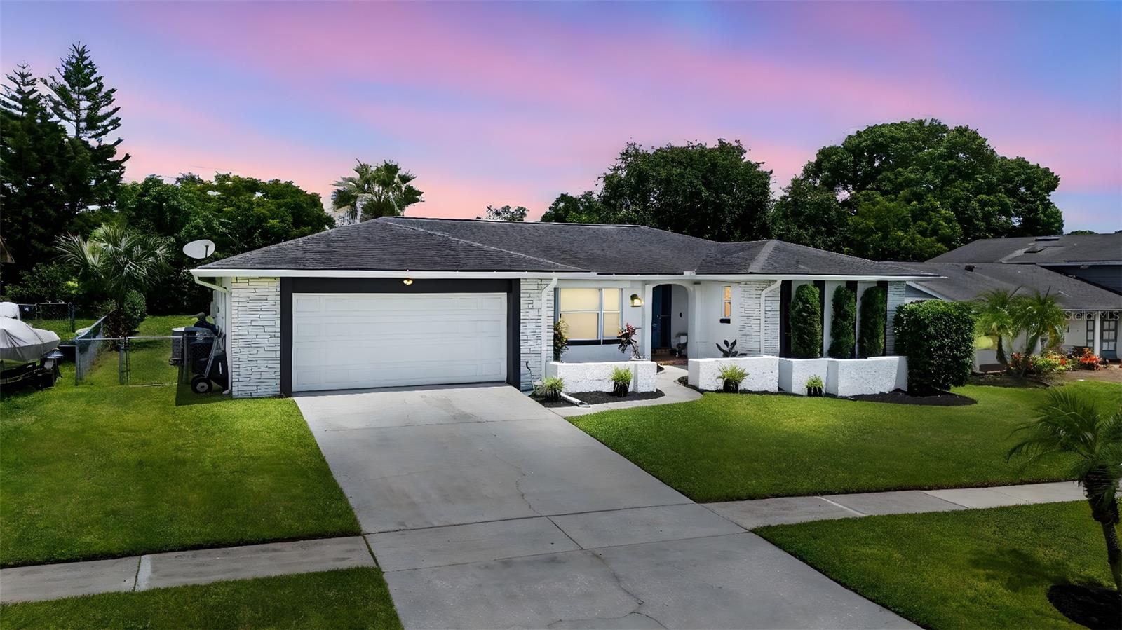 Listing photo id 8 for 605 Spring Oaks Boulevard