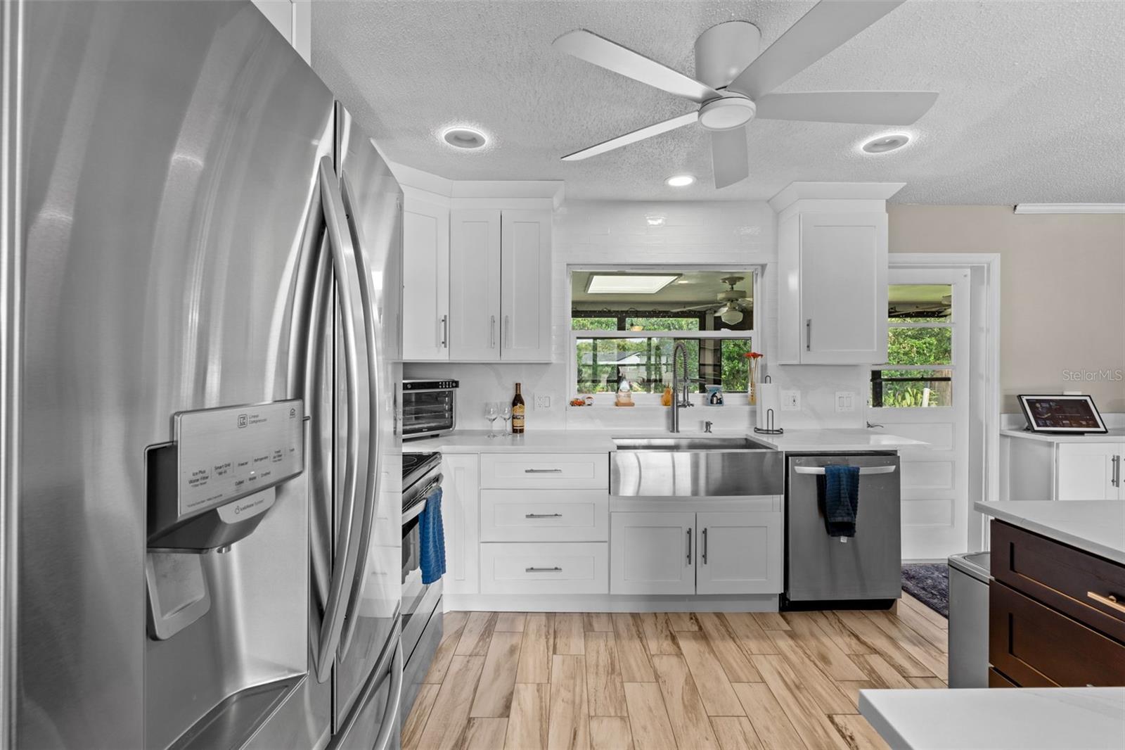 Listing photo id 18 for 605 Spring Oaks Boulevard