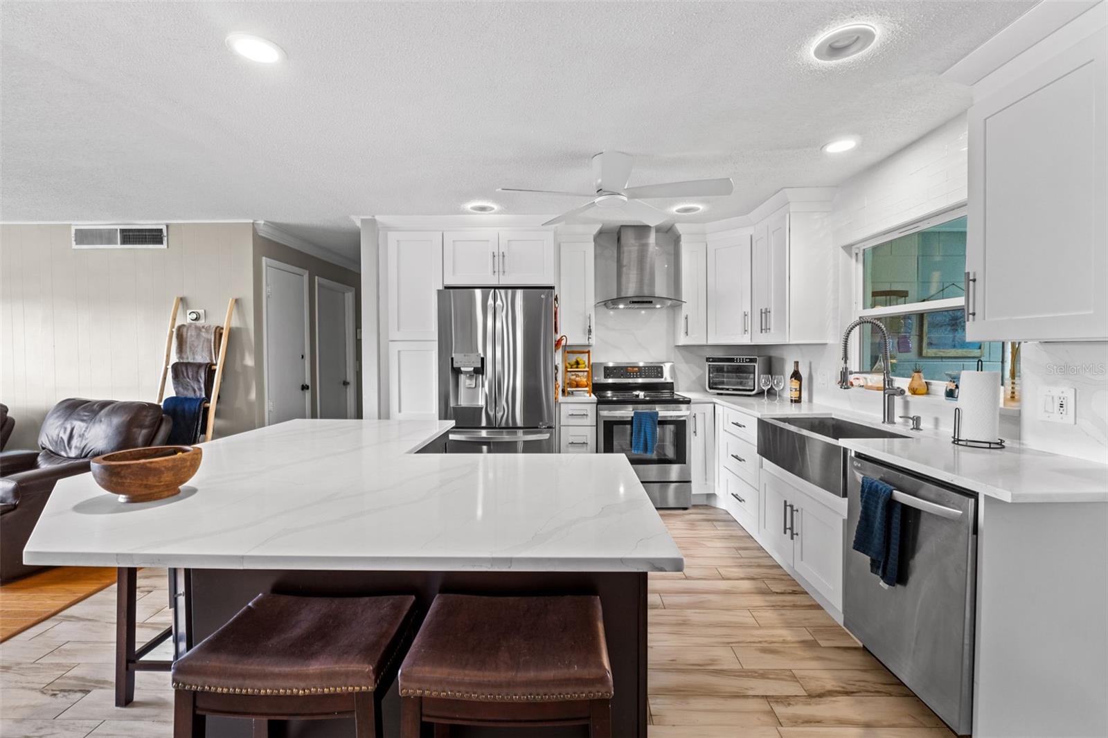 Listing photo id 19 for 605 Spring Oaks Boulevard