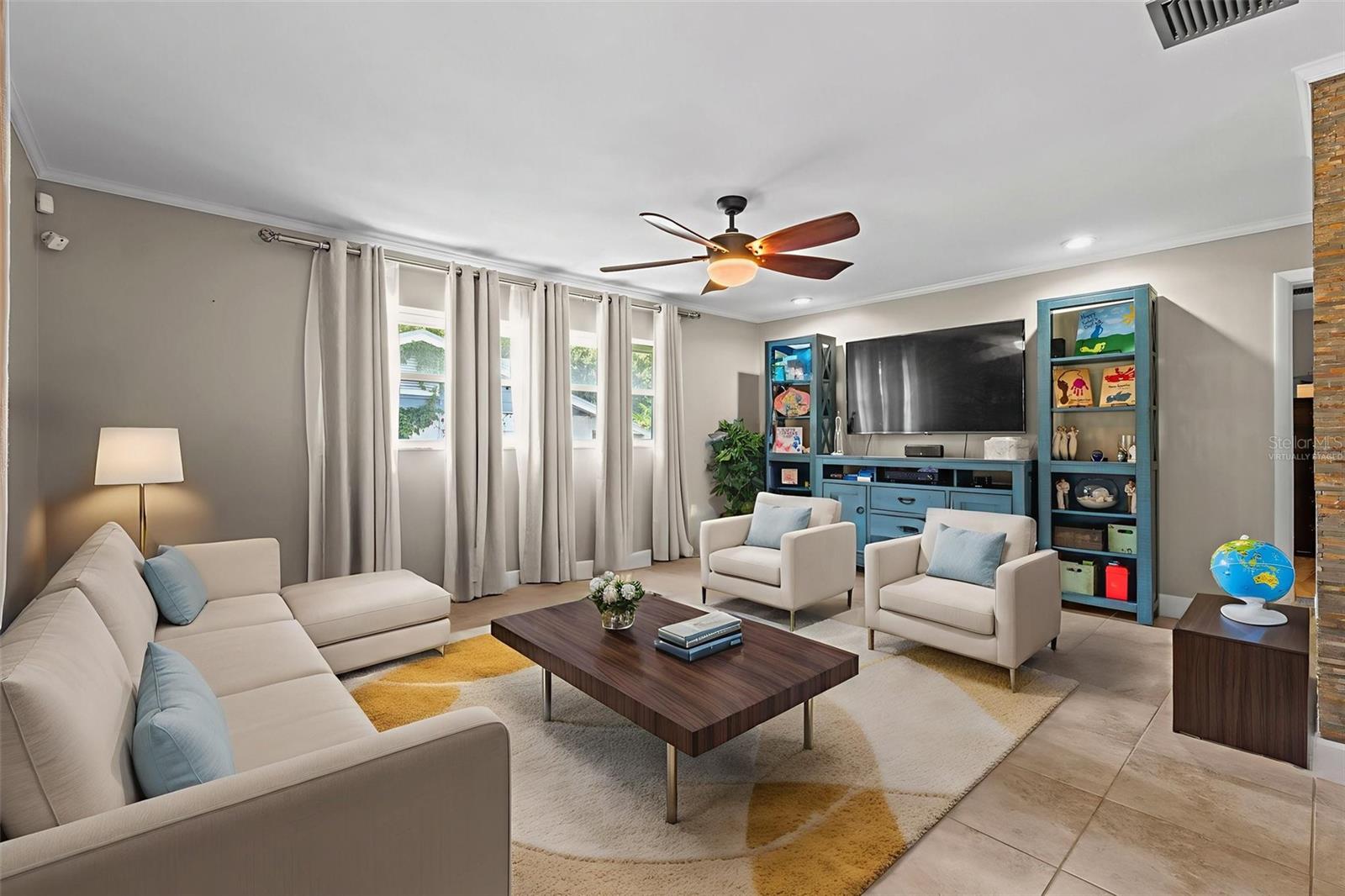 Listing photo id 27 for 605 Spring Oaks Boulevard