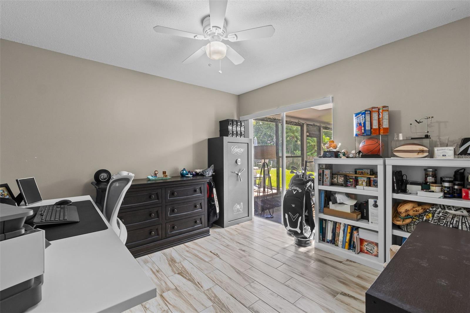 Listing photo id 45 for 605 Spring Oaks Boulevard