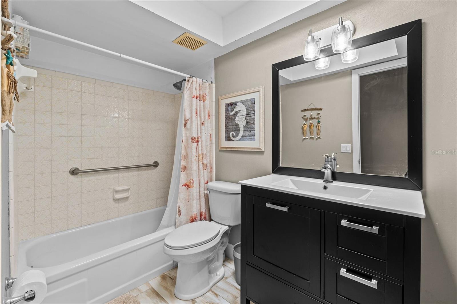Listing photo id 47 for 605 Spring Oaks Boulevard