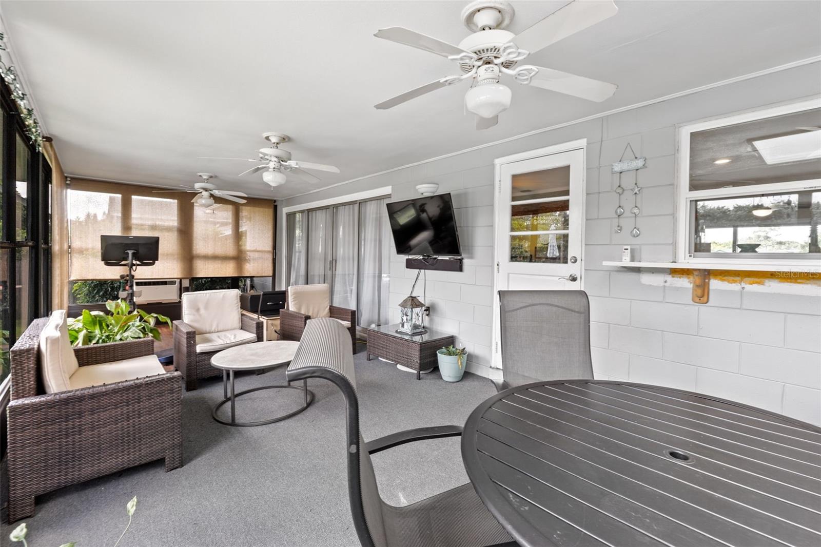 Listing photo id 50 for 605 Spring Oaks Boulevard