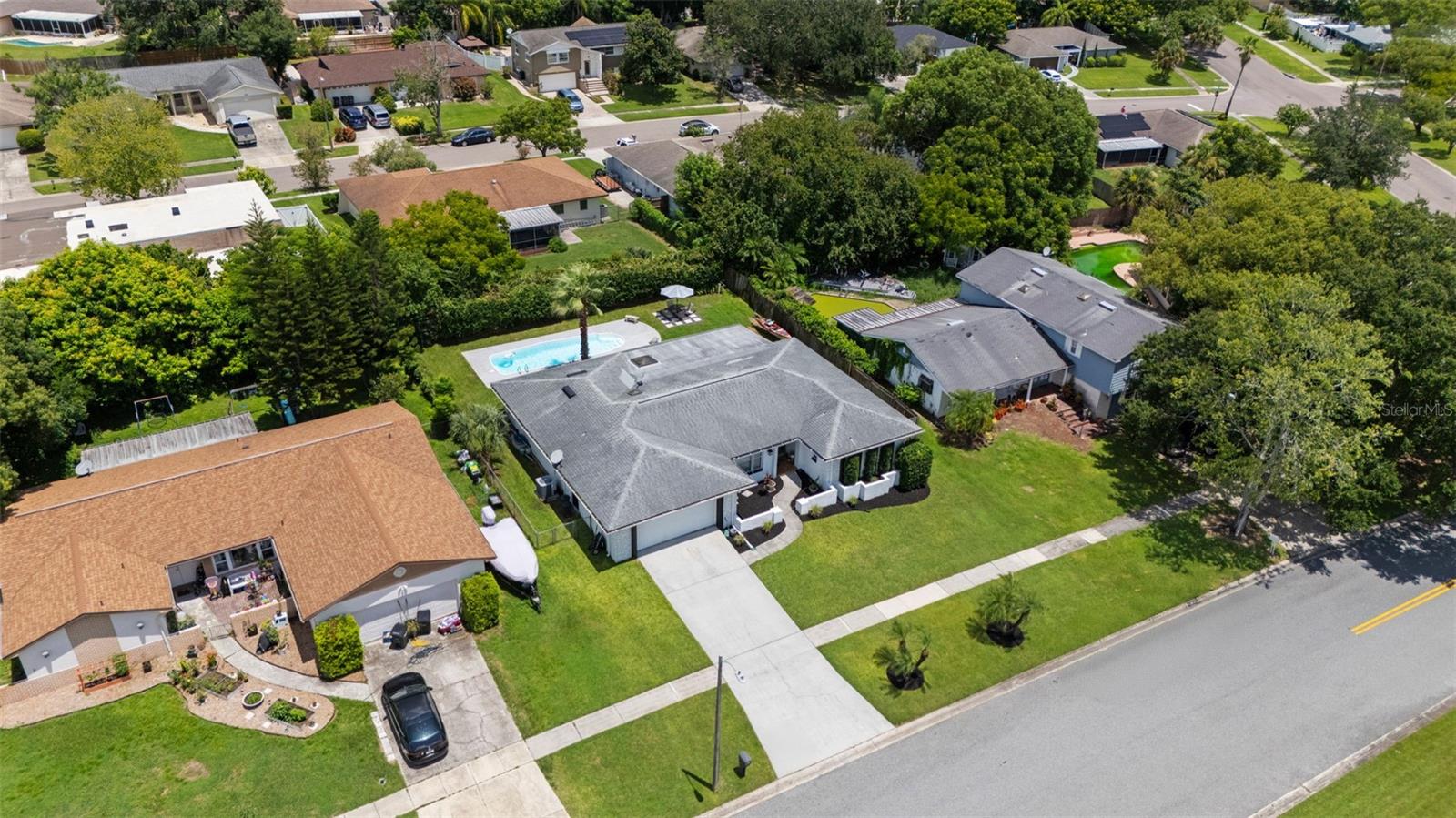 Listing photo id 66 for 605 Spring Oaks Boulevard