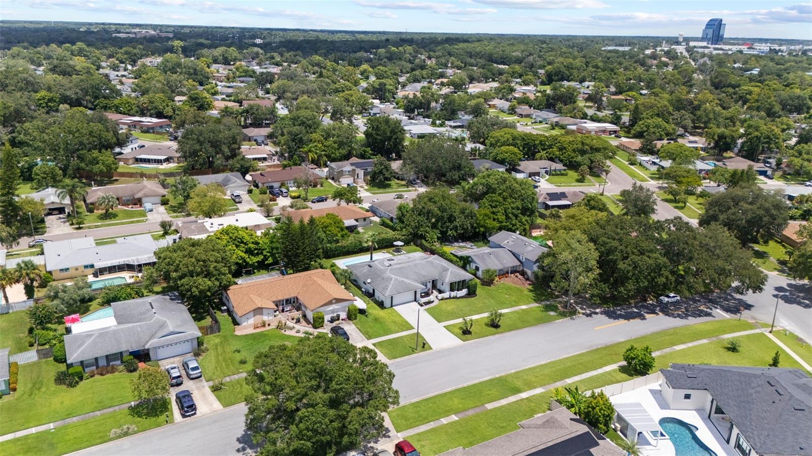 Listing photo id 68 for 605 Spring Oaks Boulevard