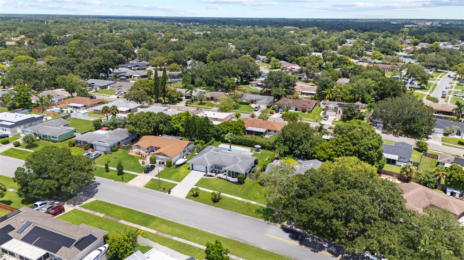 Listing photo id 70 for 605 Spring Oaks Boulevard