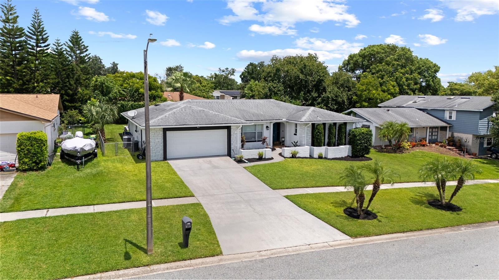 Listing photo id 6 for 605 Spring Oaks Boulevard