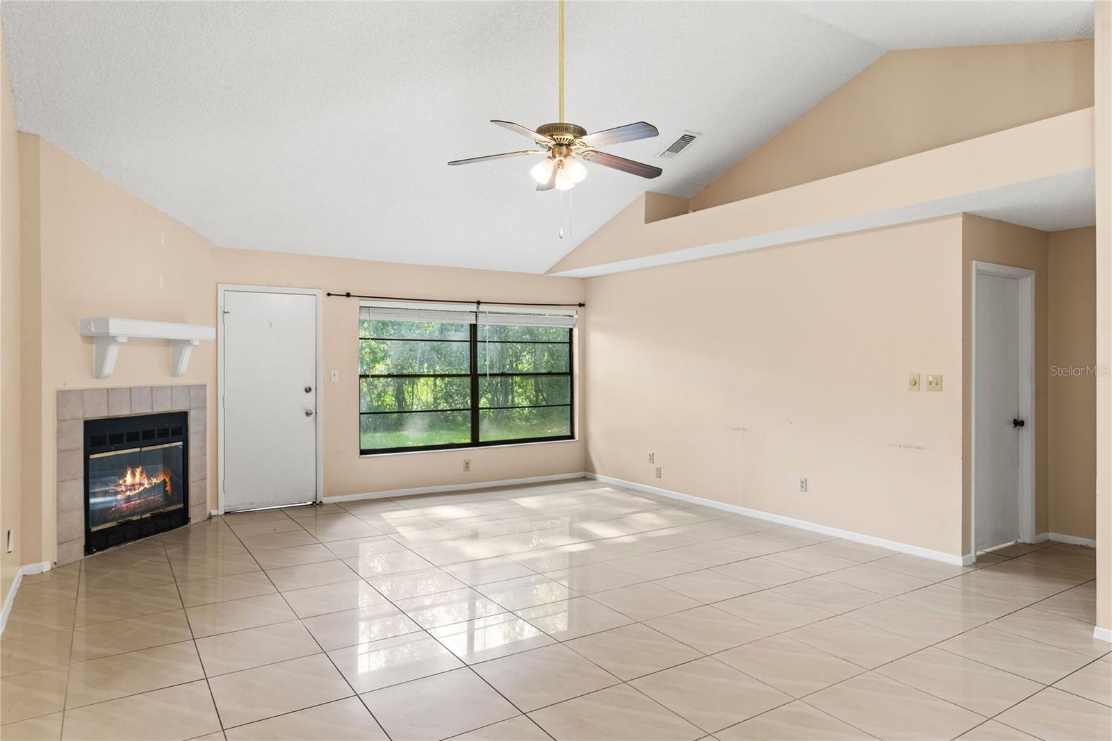 Image 10 of 39 For 1023 Mckinnon Avenue