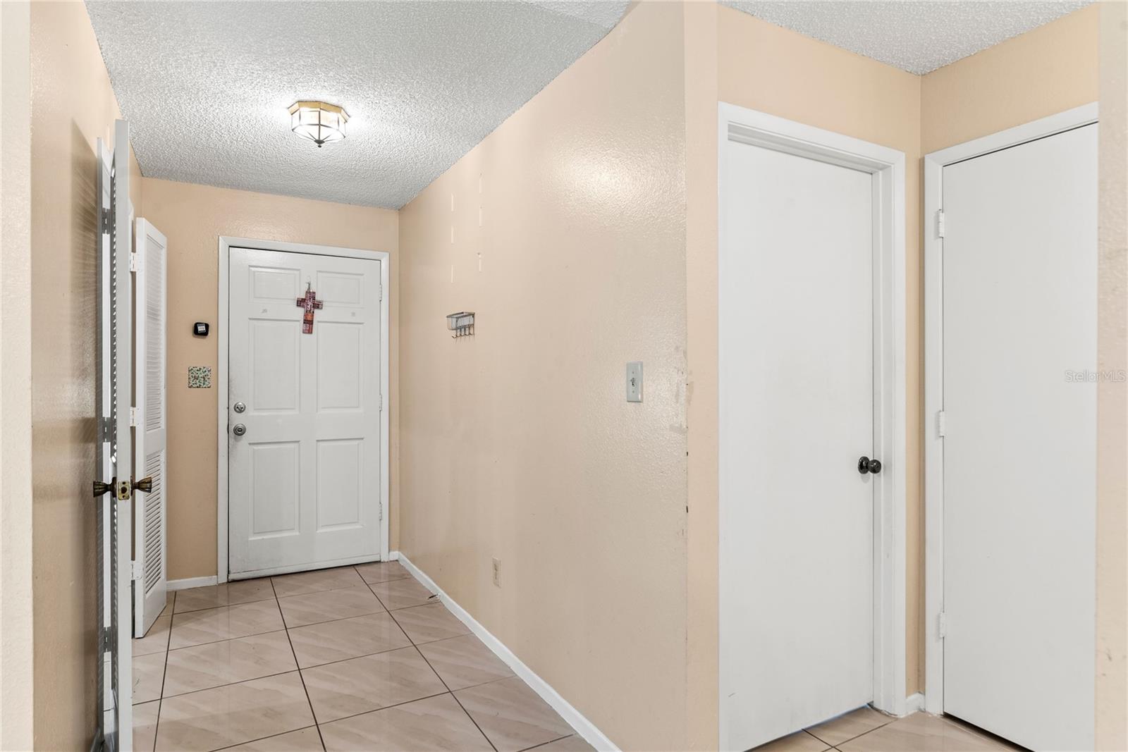 Image 4 of 39 For 1023 Mckinnon Avenue
