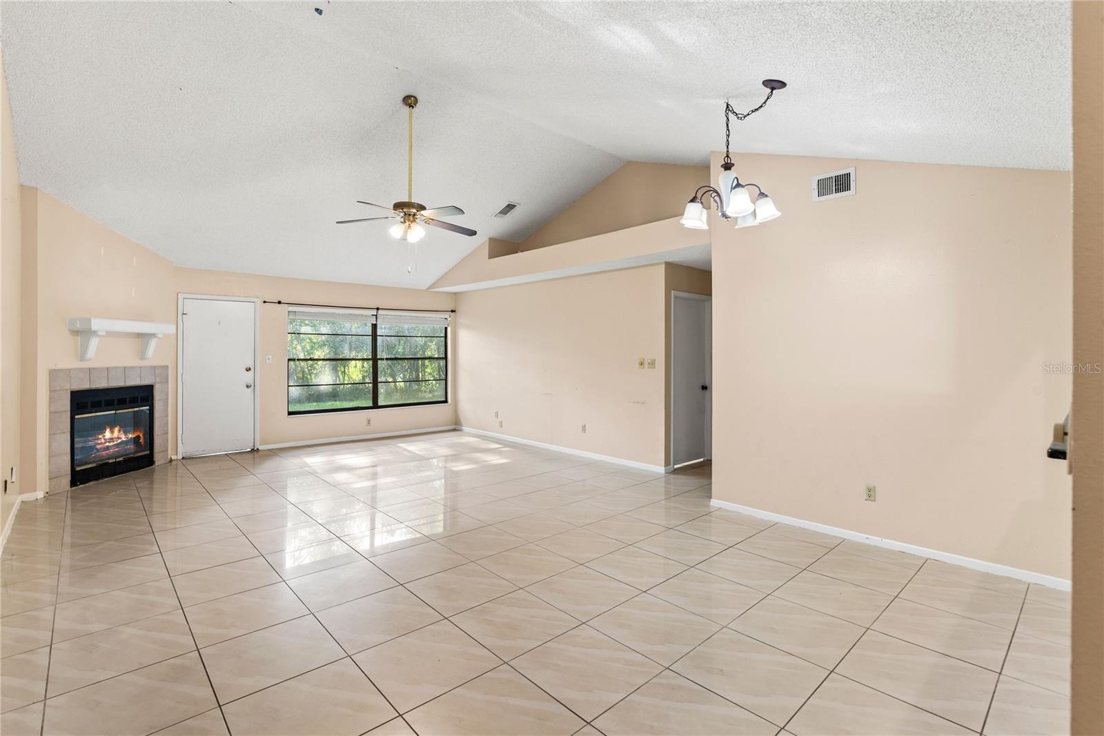 Image 9 of 39 For 1023 Mckinnon Avenue