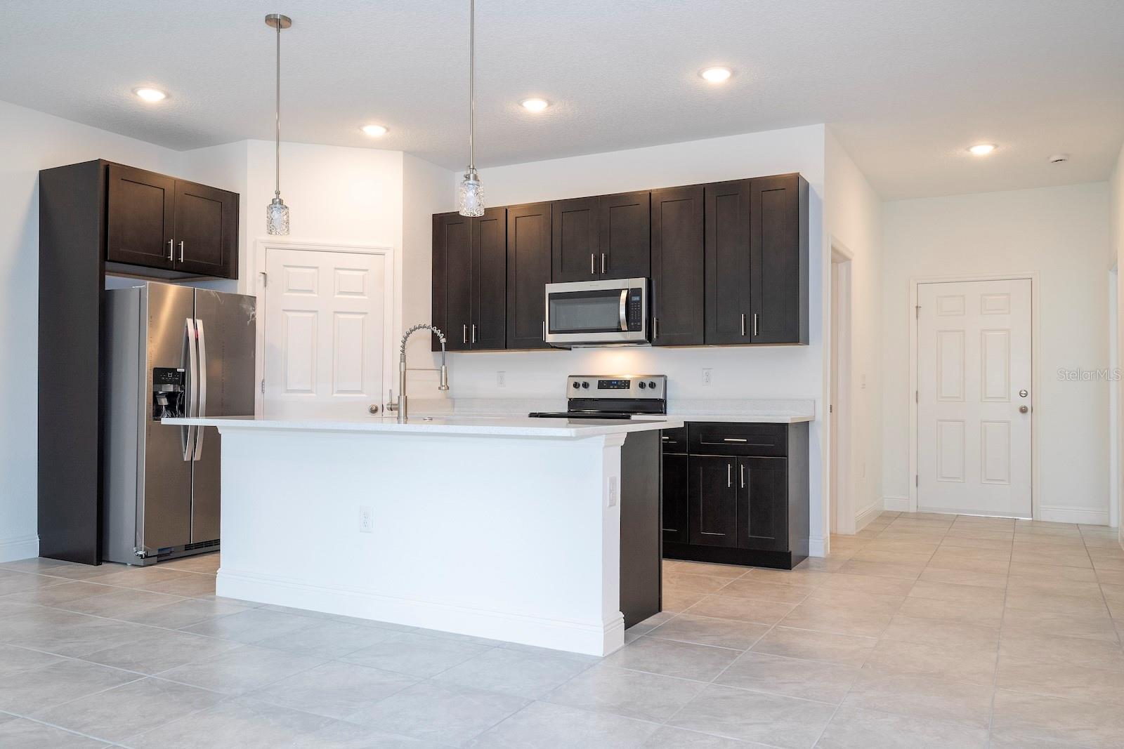 Image 10 of 66 For 1533 Diamond Drive