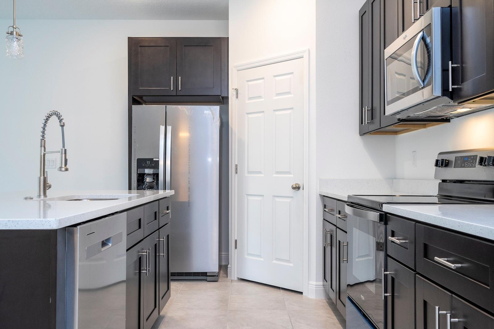 Image 11 of 66 For 1533 Diamond Drive