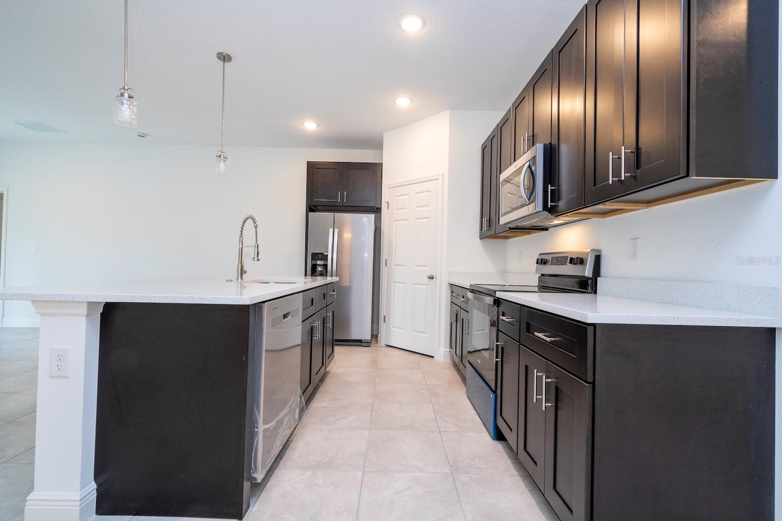 Image 12 of 66 For 1533 Diamond Drive