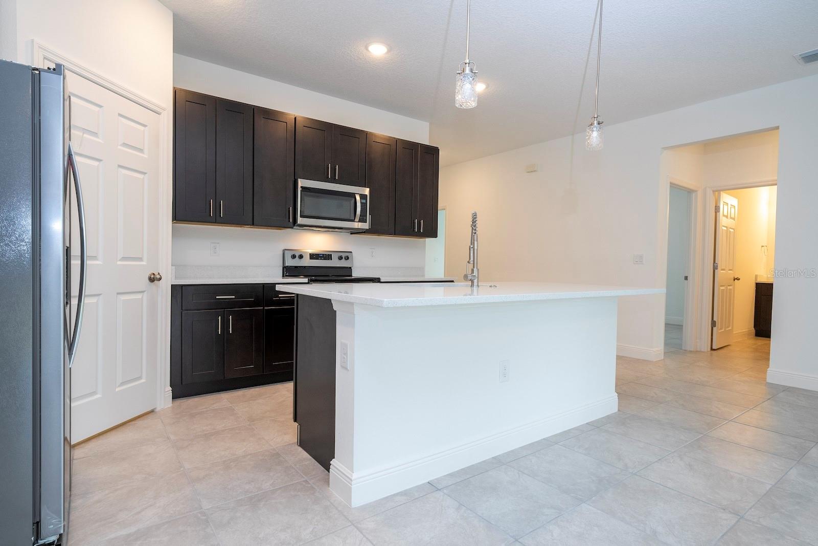 Image 18 of 66 For 1533 Diamond Drive