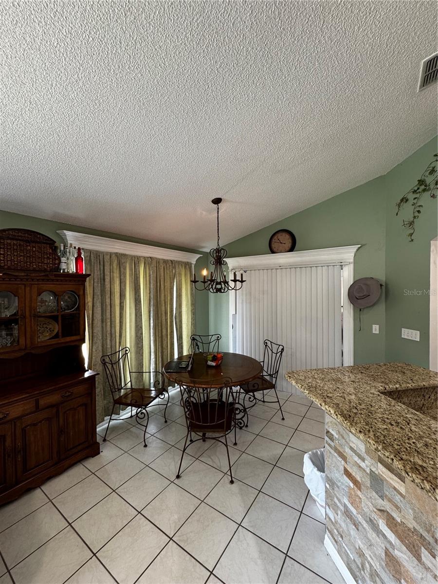 Image 11 of 23 For 2056 Courtland Boulevard