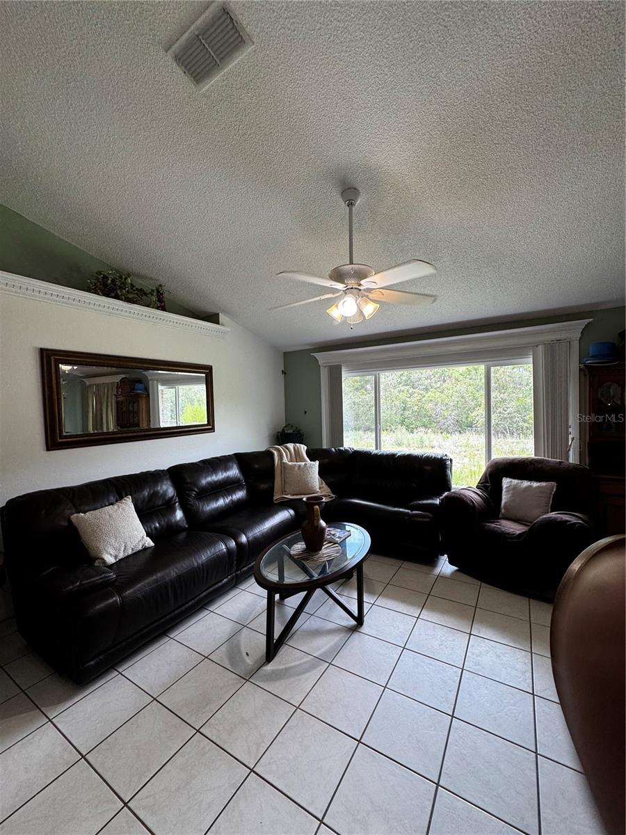 Image 13 of 23 For 2056 Courtland Boulevard