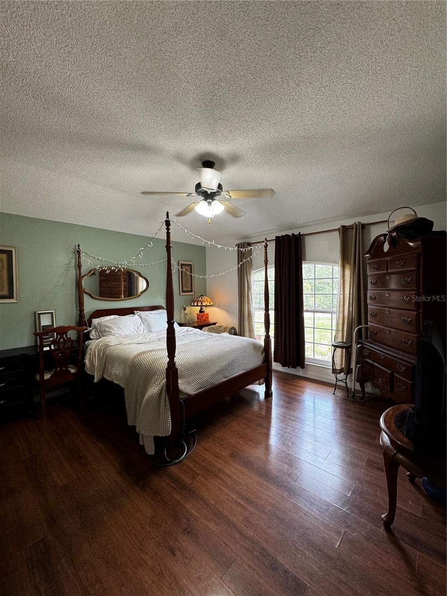 Image 15 of 23 For 2056 Courtland Boulevard