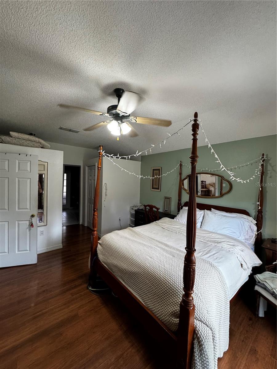 Image 16 of 23 For 2056 Courtland Boulevard