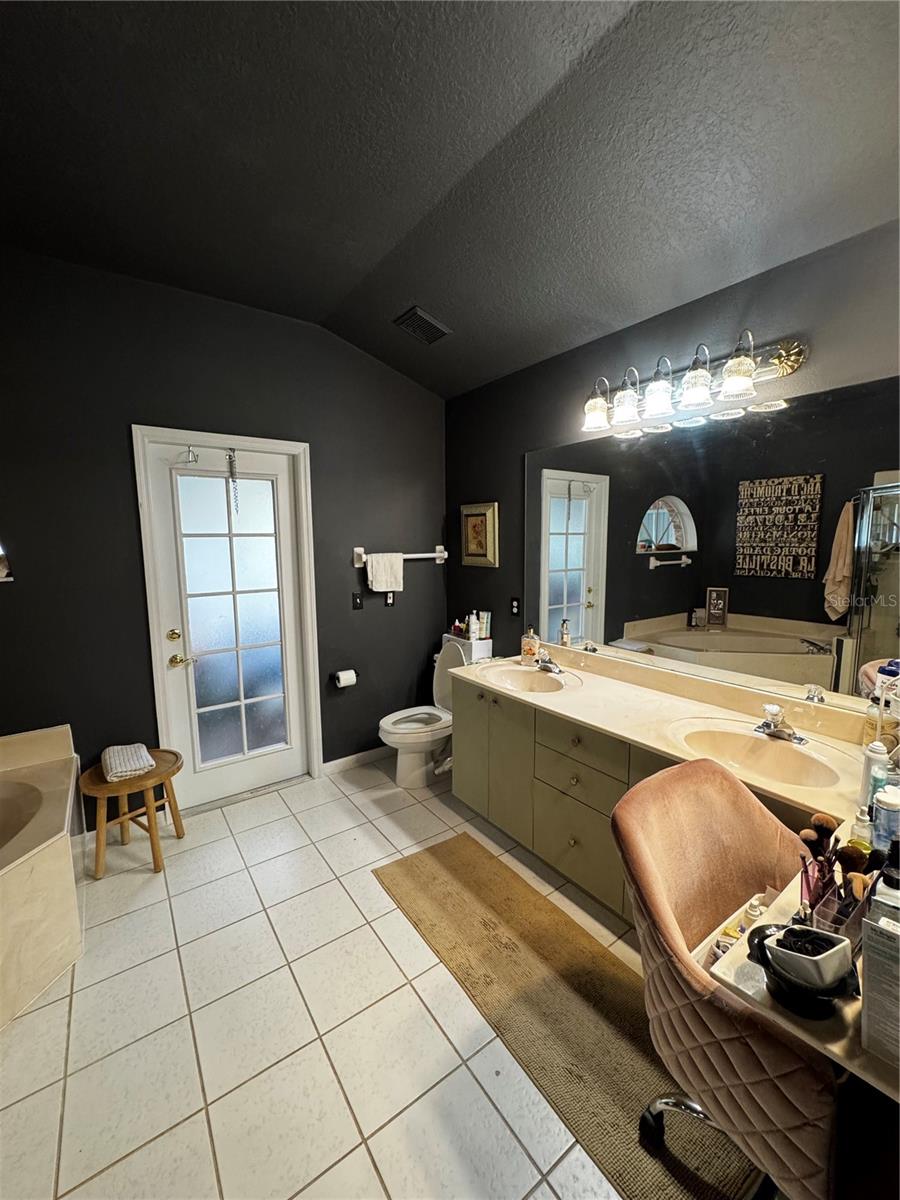 Image 19 of 23 For 2056 Courtland Boulevard
