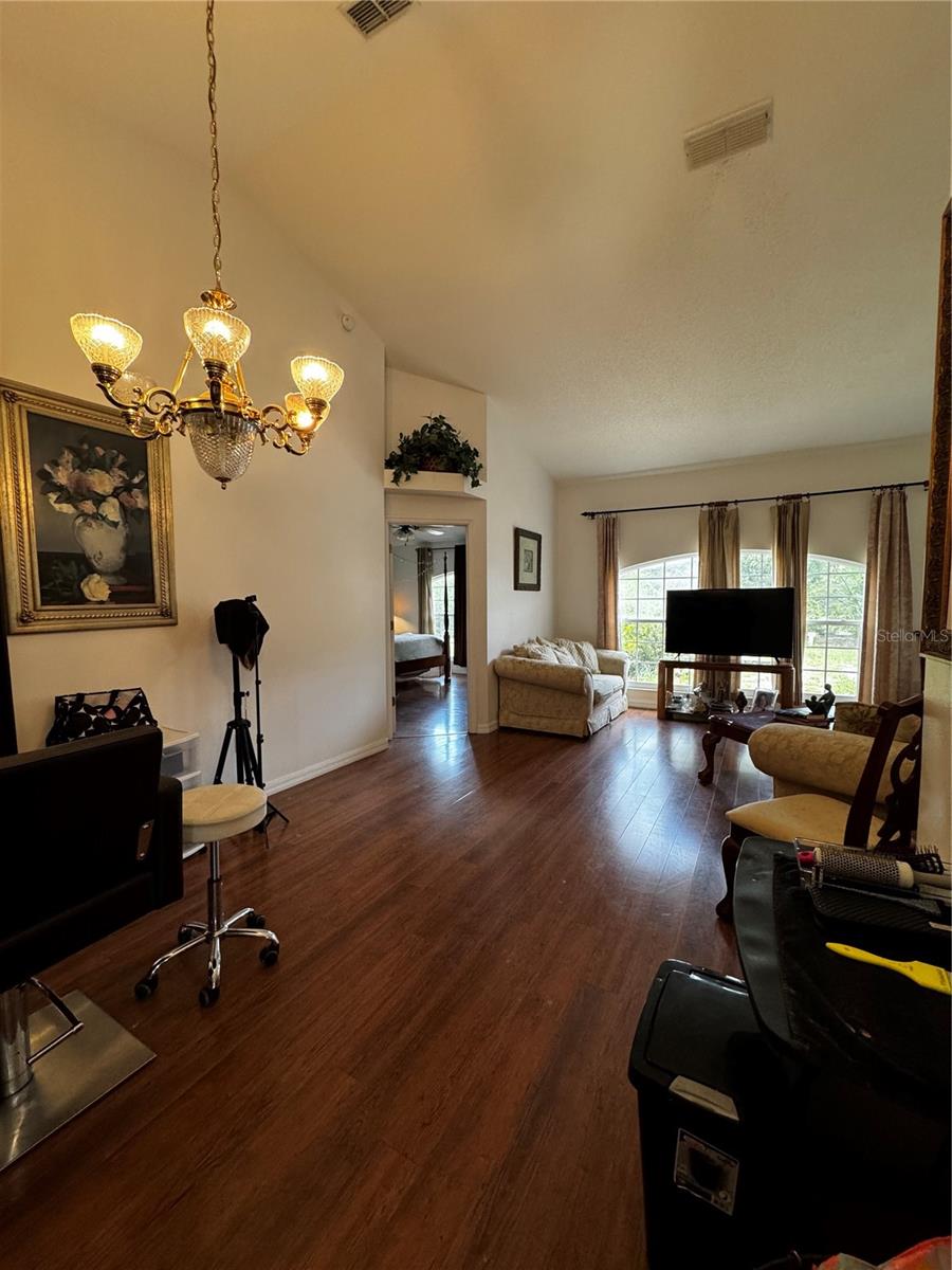 Image 8 of 23 For 2056 Courtland Boulevard