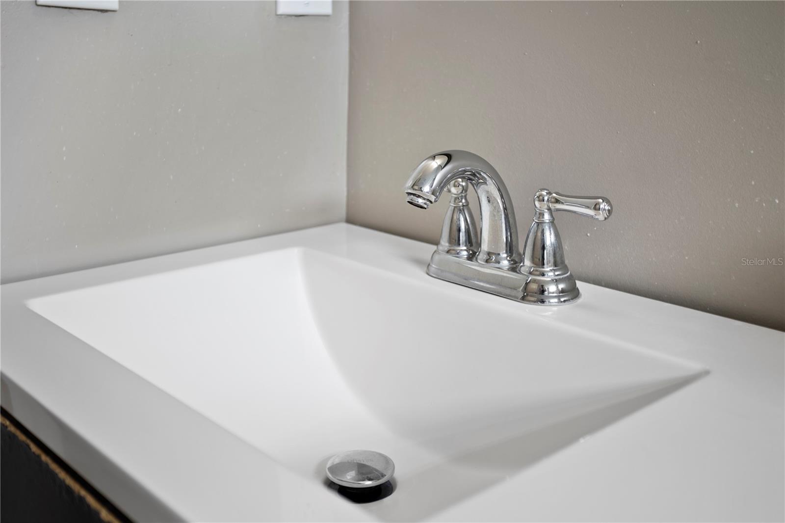 Image 20 of 39 For 2749 Poinciana Boulevard 15