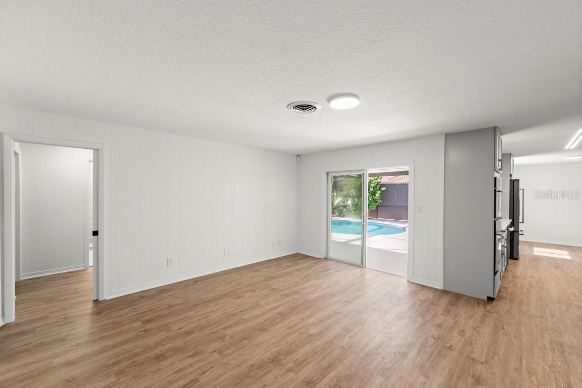 Image 10 of 33 For 719 Dawson Avenue