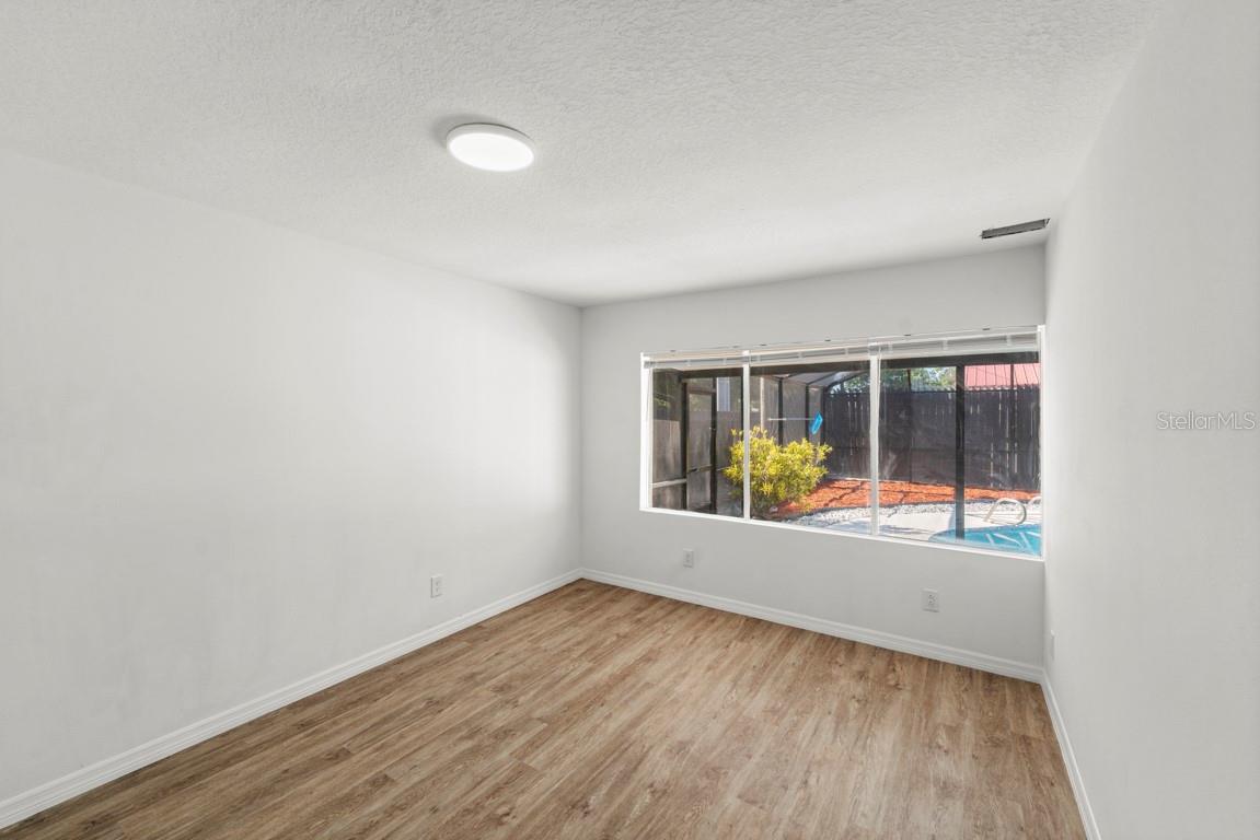 Image 17 of 33 For 719 Dawson Avenue