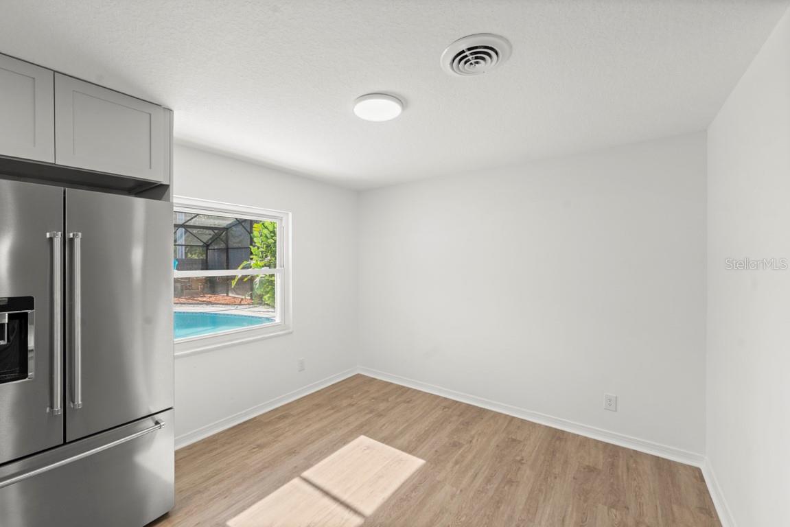 Image 6 of 33 For 719 Dawson Avenue
