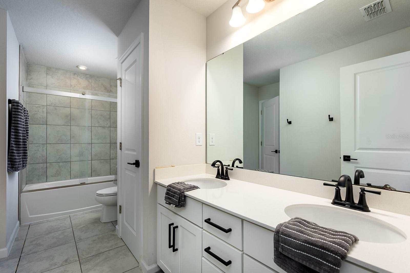 Image 13 of 27 For 13218 Orange Isle Drive