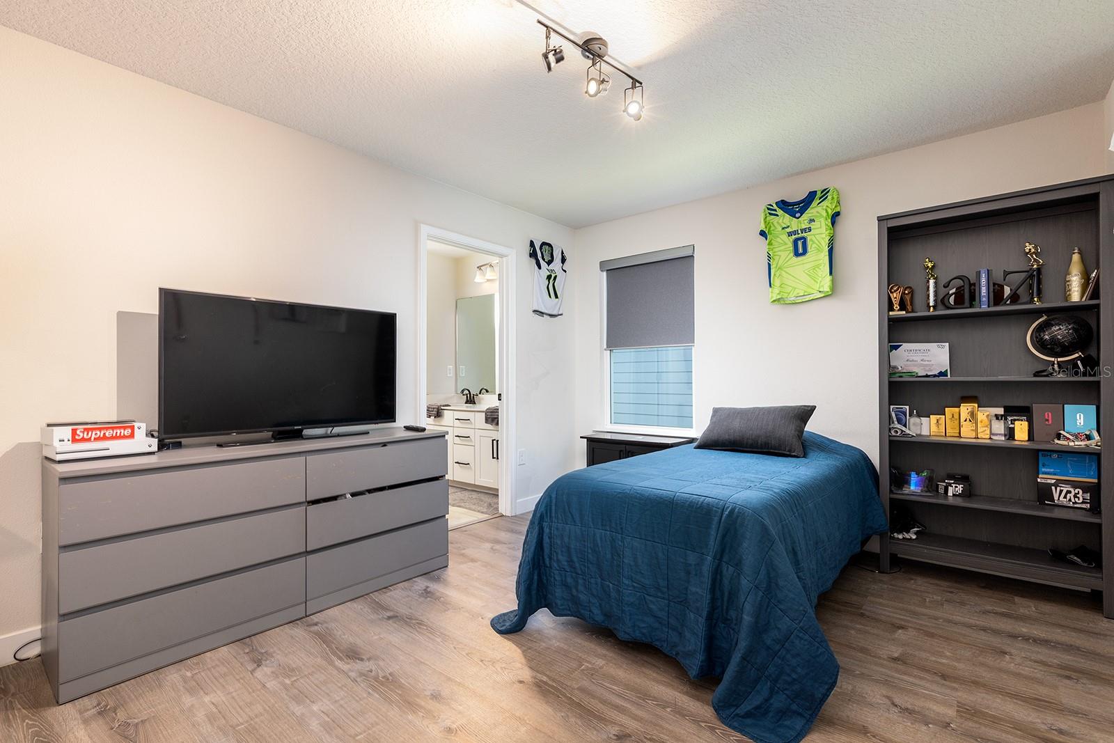 Image 14 of 27 For 13218 Orange Isle Drive