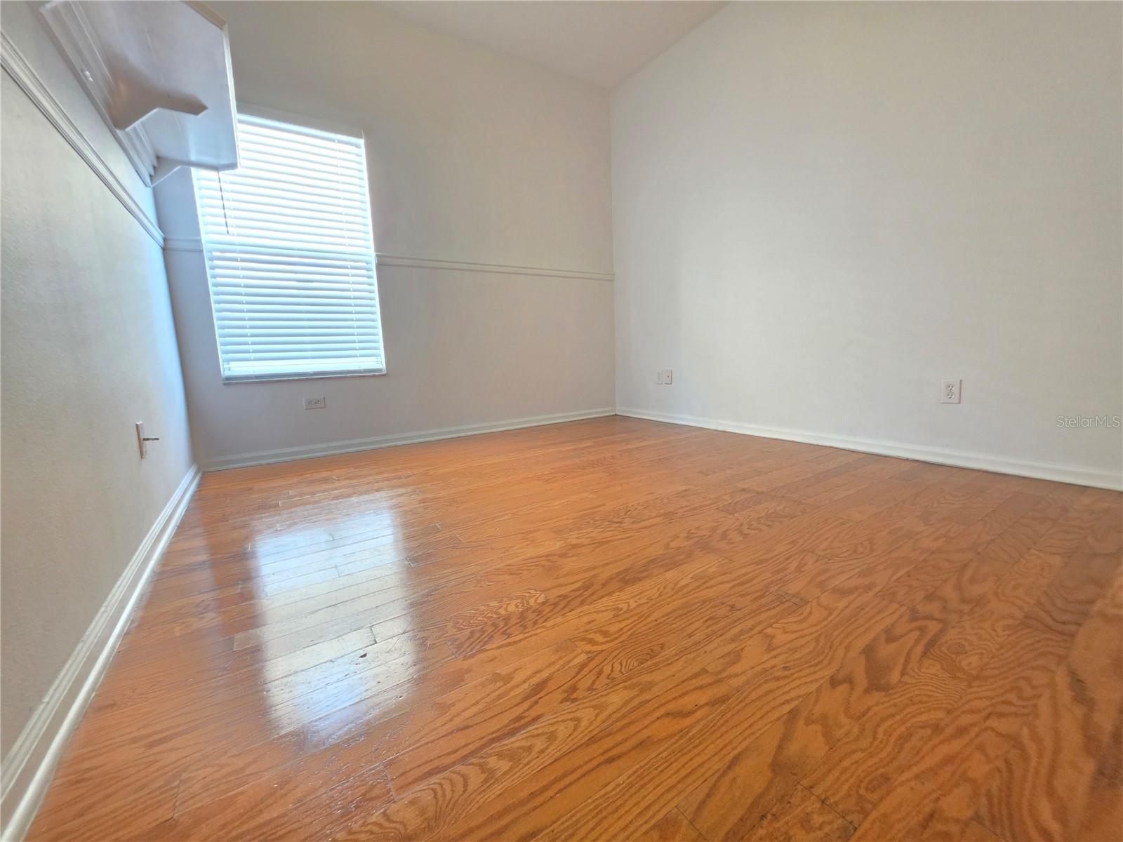 Image 15 of 20 For 1527 Derby Glen Drive